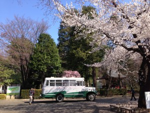 ボンネットバス